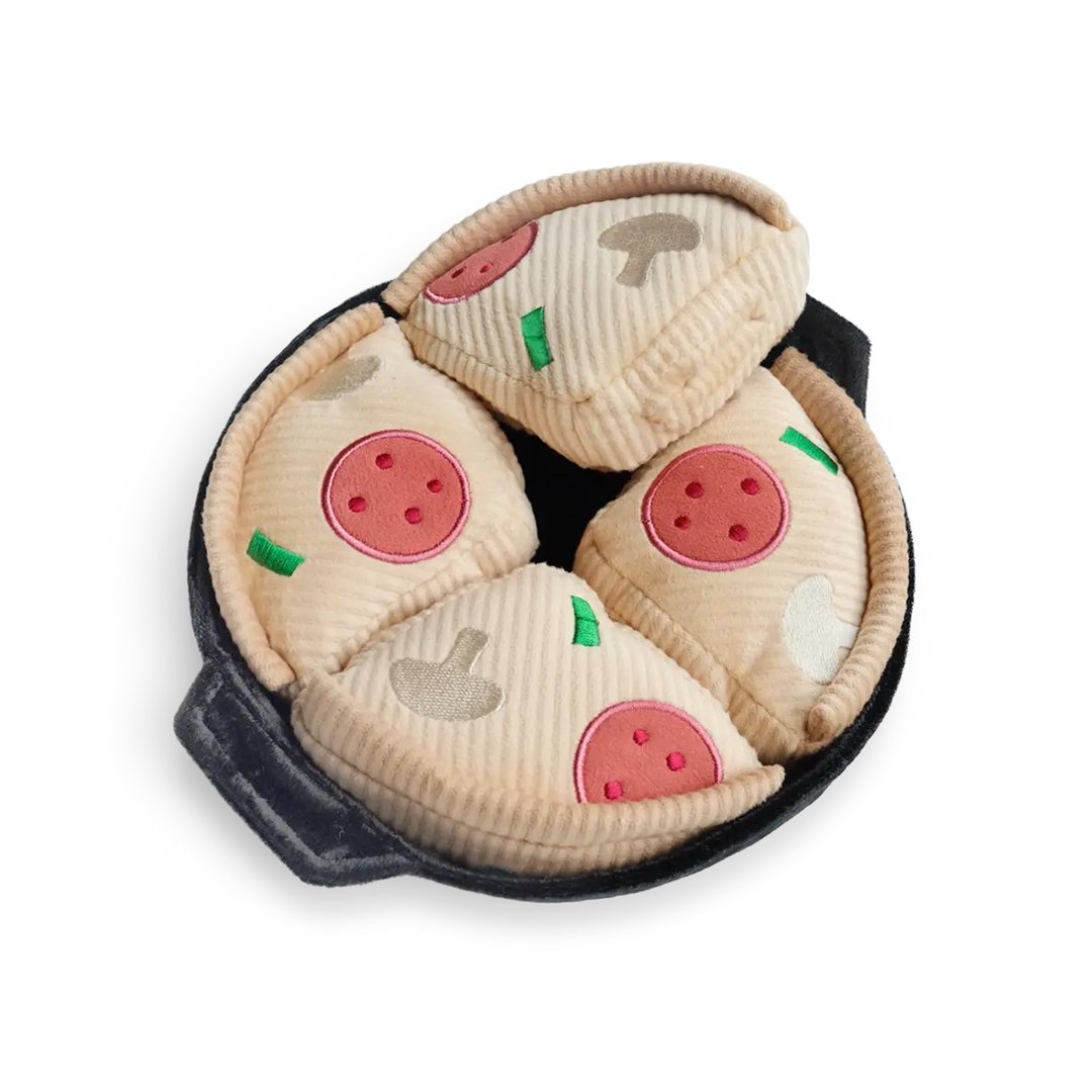 DEEP DISH PIZZA//ENRICHMENT DOG TOY  |  Pawesomeday.no