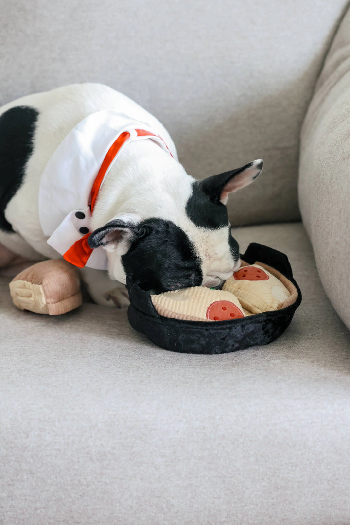 DEEP DISH PIZZA//ENRICHMENT DOG TOY  |  Pawesomeday.no