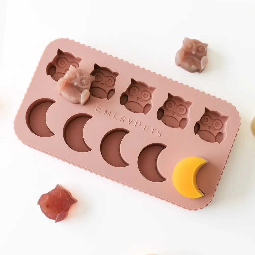 Owl + Moon Treat Mold  |  Pawesomeday.no