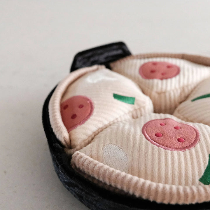 DEEP DISH PIZZA//ENRICHMENT DOG TOY  |  Pawesomeday.no