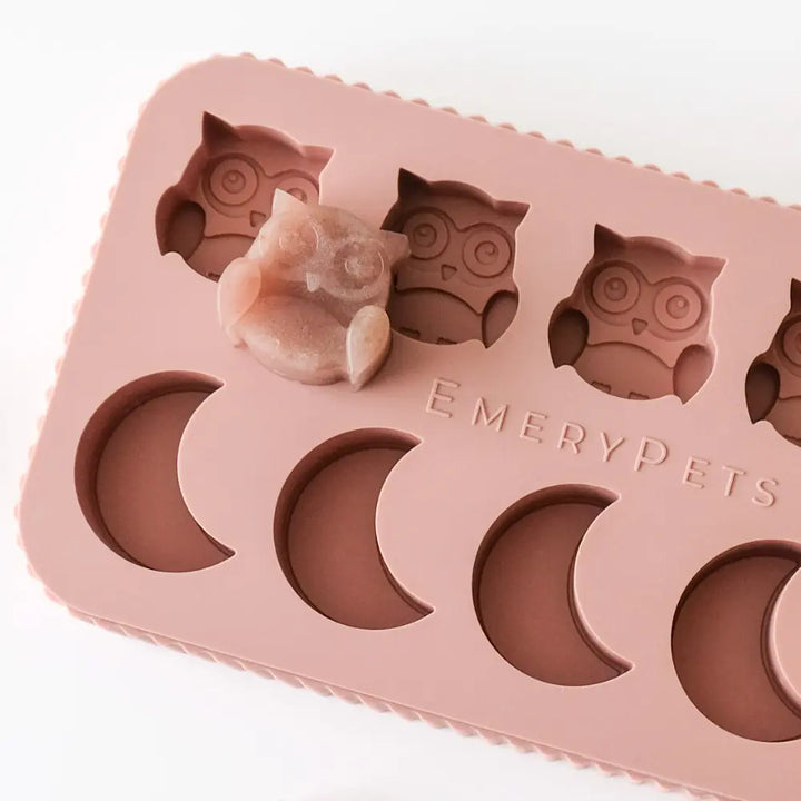 Owl + Moon Treat Mold  |  Pawesomeday.no
