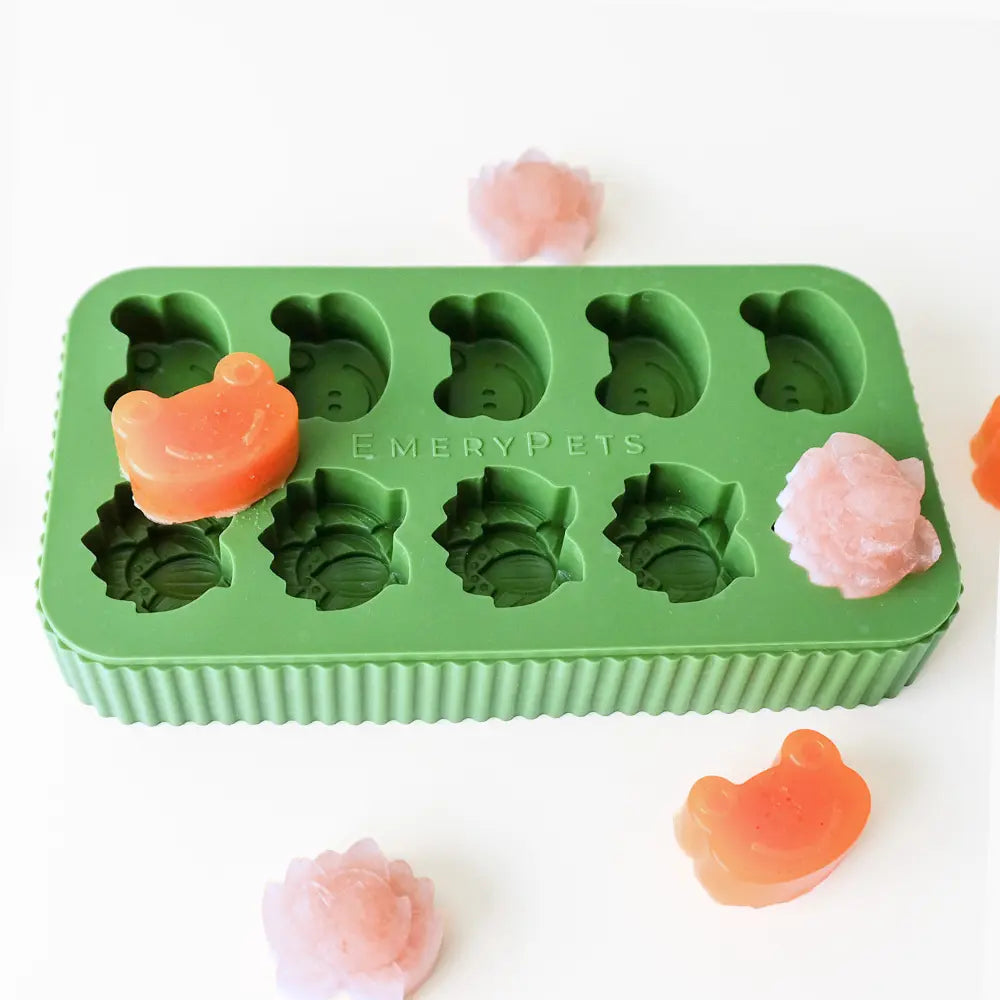 Frog + Lotus Treat Mold  |  Pawesomeday.no